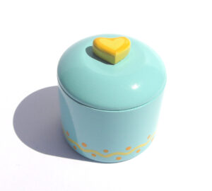 Boite à chapelet cœur jaune