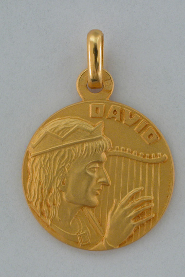 Médaille prénom David 18 carats 18 mm