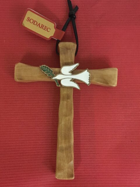Croix en bois d'olivier avec colombe au rameau