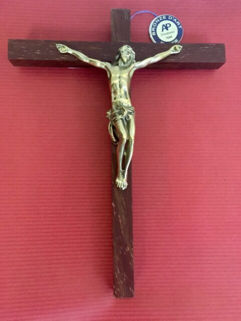 Croix bois avec christ