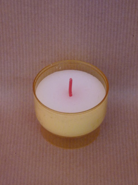 Veilleuse jaune, carton de 90 veilleuses